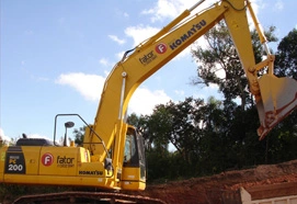 KOMATSU PC 200