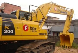 KOMATSU PC 200